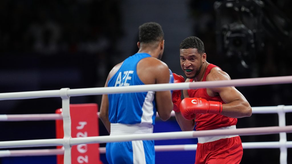 Emmanuel Reyes Pla boxeando en los Juegos Olímpicos de París 2024 (Foto: COE)